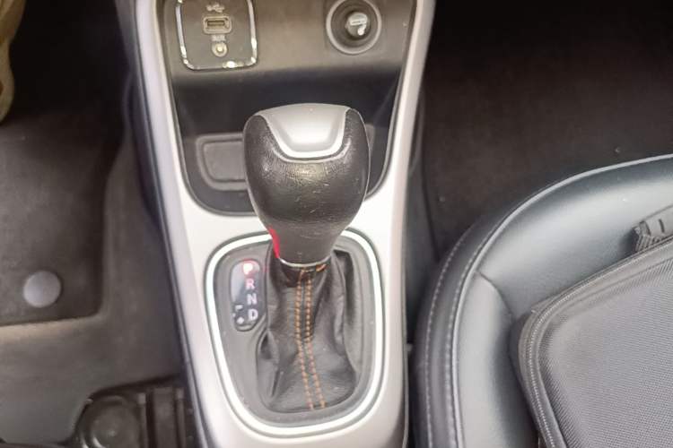 Used Jeep Compass 2017 200T Automatic Enjoyment Version Gear Lever