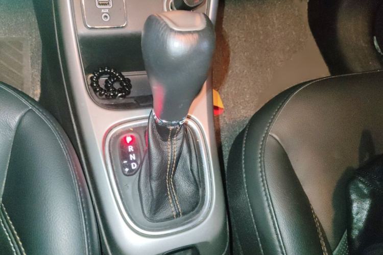 Used Jeep Compass 2017 200T Automatic Family Edition Gear Lever