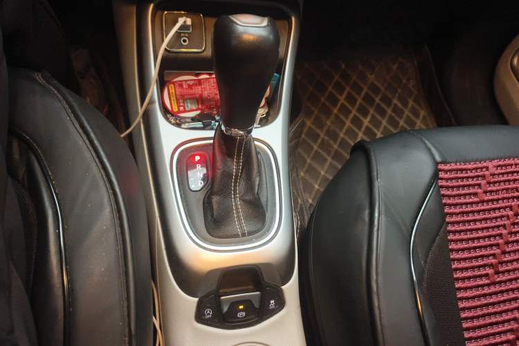 Used Jeep Compass 2017 200T Automatic Enjoyment Version Gear Lever
