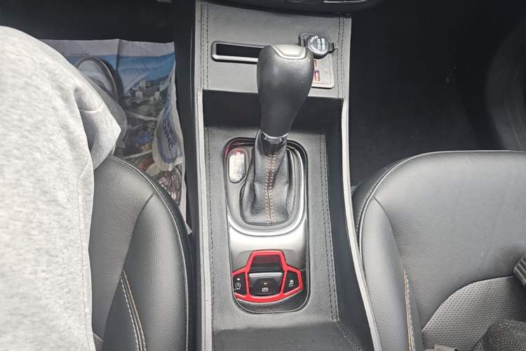 Used Jeep Compass 2017 200T Automatic Family Edition Gear Lever