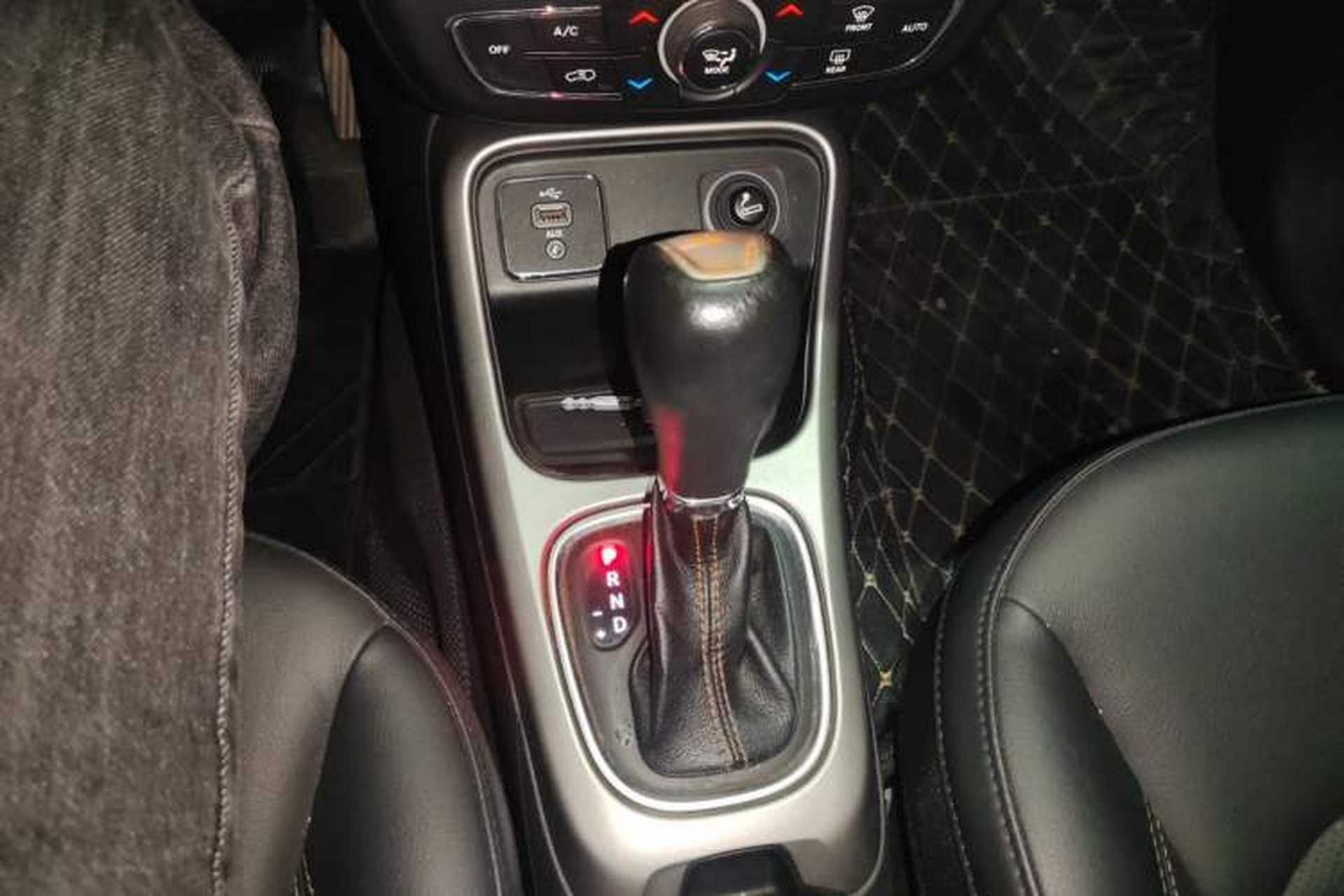 Used Jeep Compass 2017 200T Automatic Family Edition Gear Lever