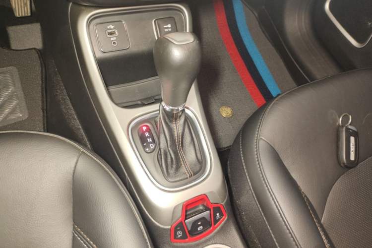 Used Jeep Compass 2017 200T Automatic Family Edition Gear Lever