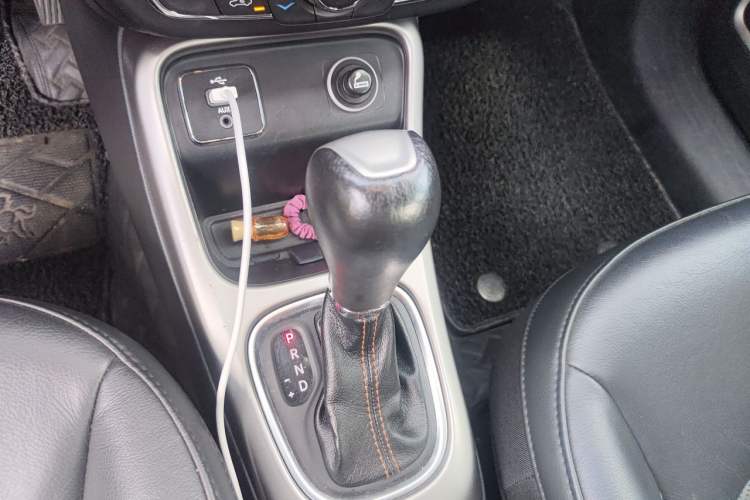 Used Jeep Compass 2017 200T Automatic Family Edition Gear Lever