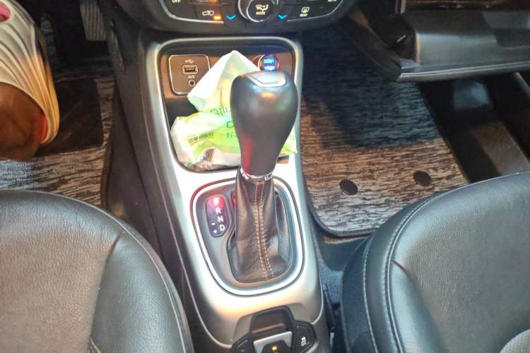 Used Jeep Compass 2017 200T Automatic Family Edition Gear Lever
