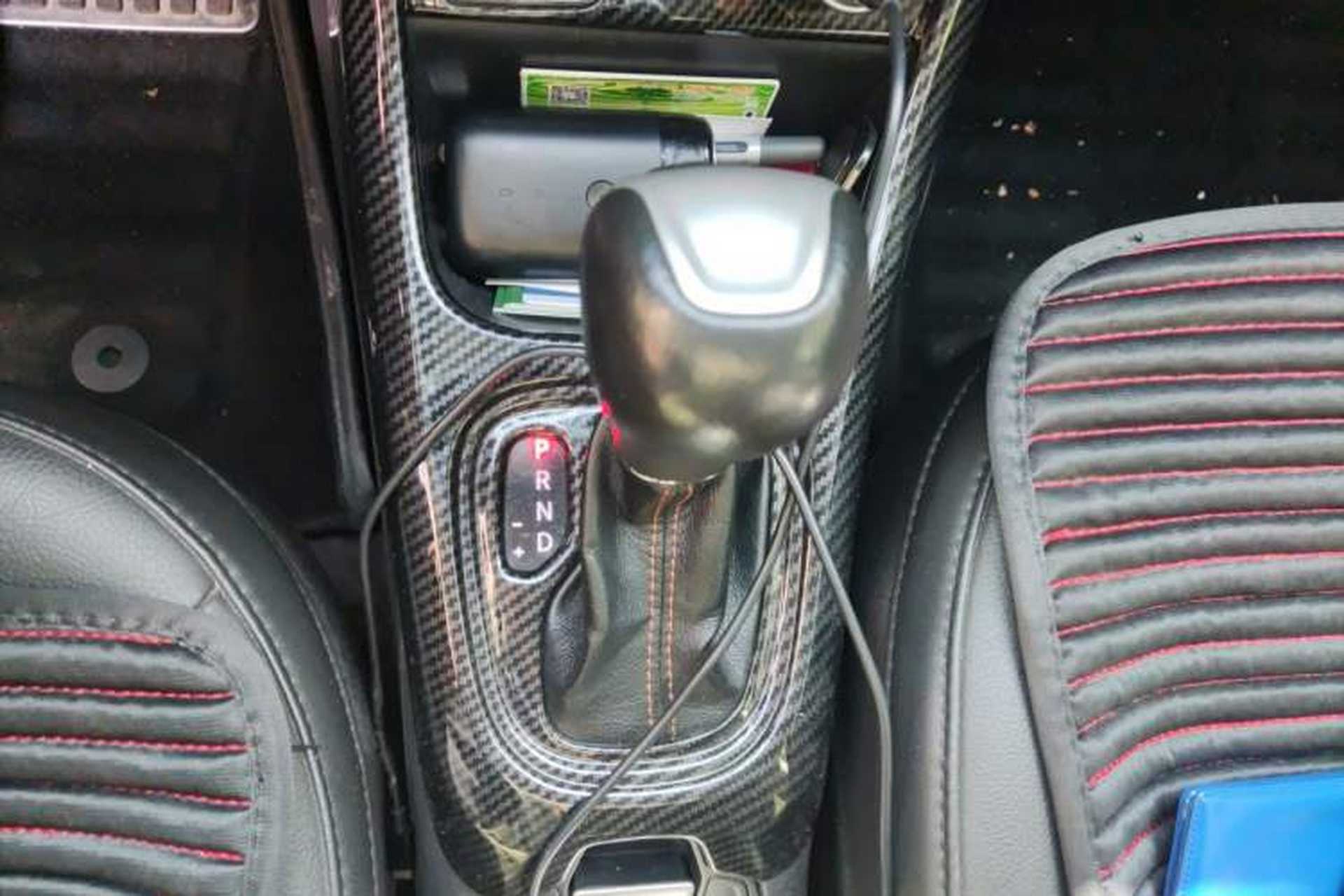 Used Jeep Compass 2017 200T Automatic Family Edition Gear Lever
