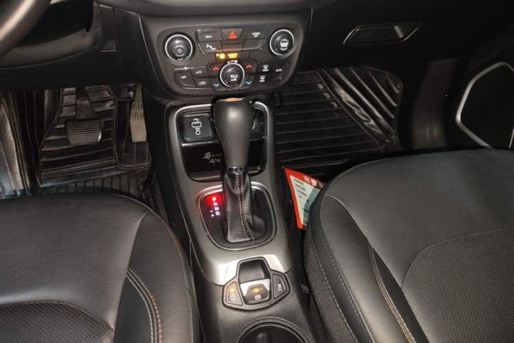 Used Jeep Compass 2017 200T Automatic Family Edition Gear Lever