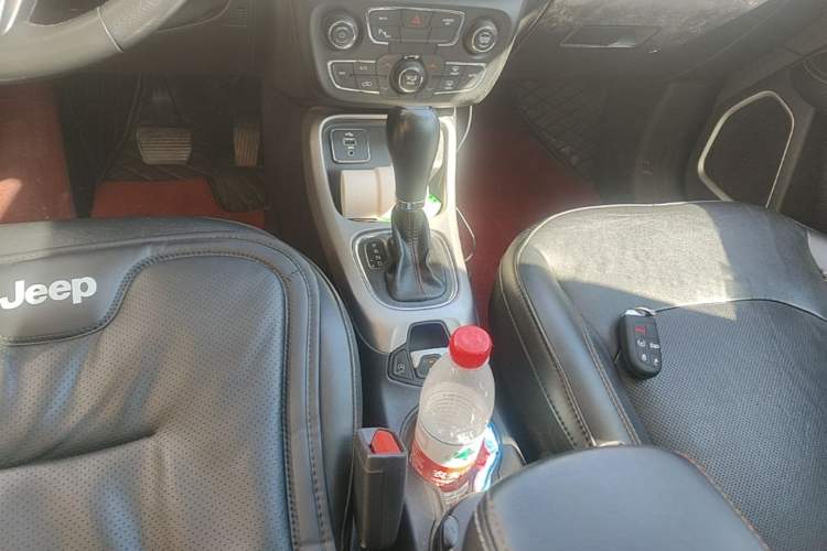Used Jeep Compass 2017 200T Automatic Family Edition Gear Lever