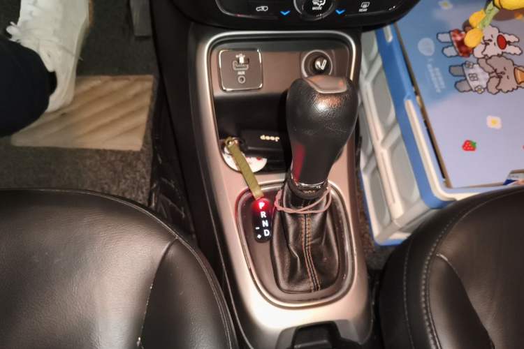 Used Jeep Compass 2017 200T Automatic Family Edition Gear Lever