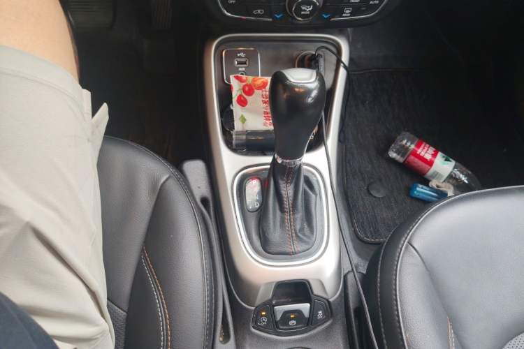 Used Jeep Compass 2017 200T Automatic Family Edition Gear Lever