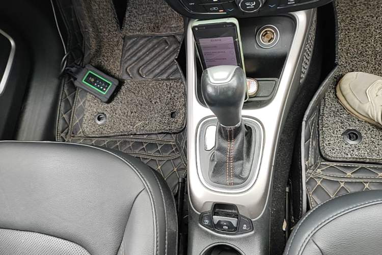 Used Jeep Compass 2017 200T Automatic Family Edition Gear Lever