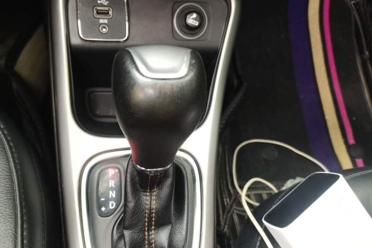 Used Jeep Compass 2017 200T Automatic Family Edition Gear Lever