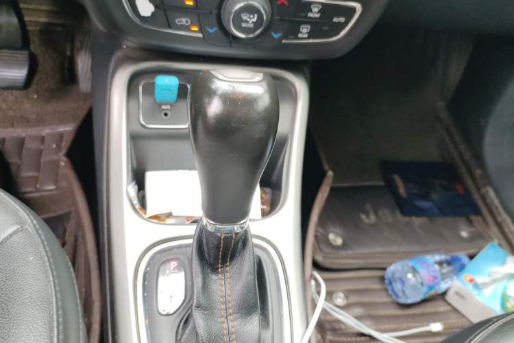 Used Jeep Compass 2017 200T Automatic Family Edition Gear Lever