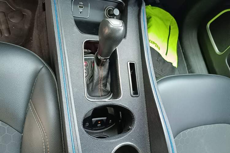 Used Jeep Compass 2017 200T Automatic Enjoyment Version Gear Lever