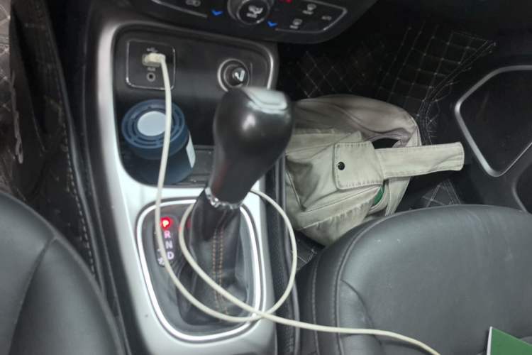 Used Jeep Compass 2017 200T Automatic Family Edition Gear Lever