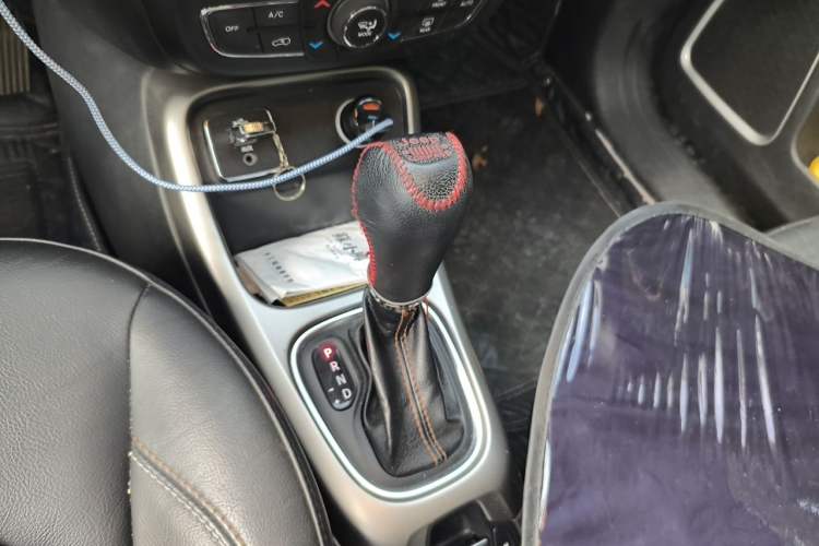 Used Jeep Compass 2017 200T Automatic Family Edition Gear Lever