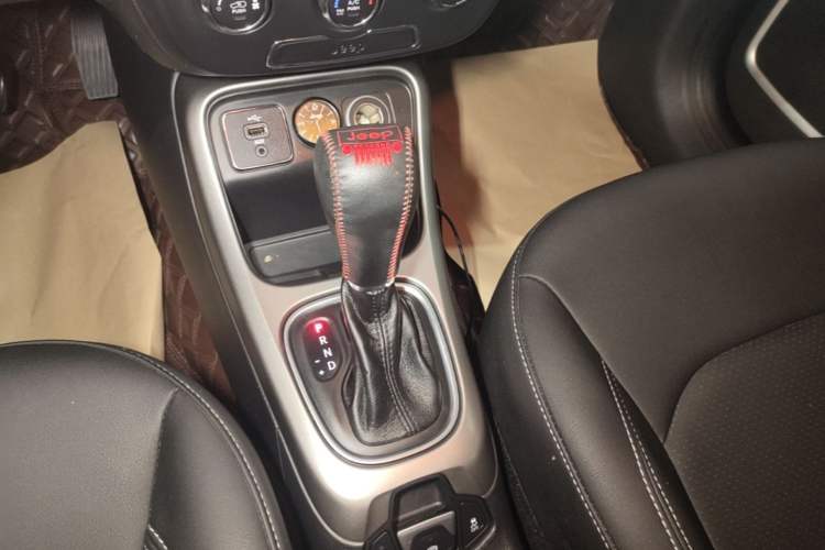 Used Jeep Compass 2017 200T Automatic Enjoyment Edition Gear Lever