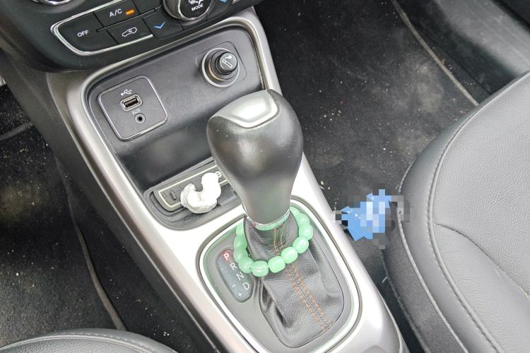Used Jeep Compass 2017 200T Automatic Family Edition Gear Lever
