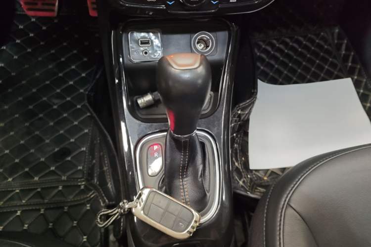 Used Jeep Compass 2017 200T Automatic Family Edition Gear Lever