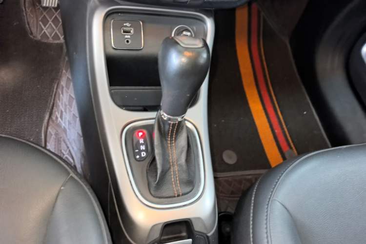Used Jeep Compass 2017 200T Automatic Family Edition Gear Lever