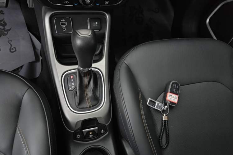Used Jeep Compass 2017 200T Automatic Family Edition Gear Lever