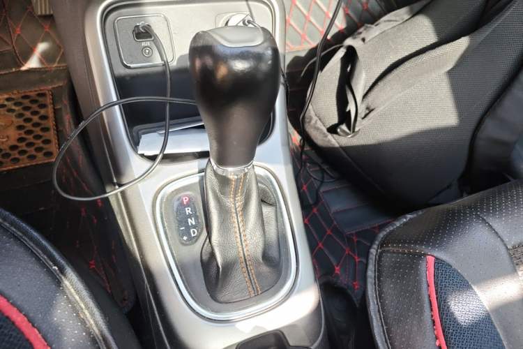 Used Jeep Compass 2017 200T Automatic Family Edition Gear Lever