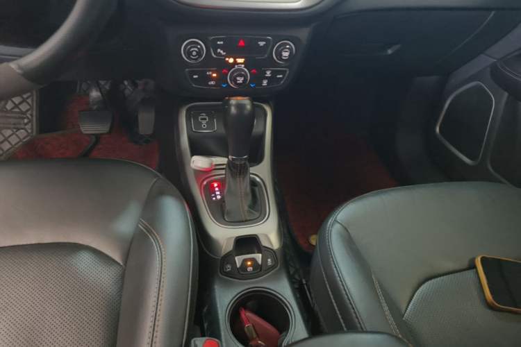 Used Jeep Compass 2017 200T Automatic Family Edition Gear Lever