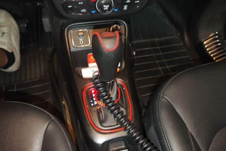 Used Jeep Compass 2017 200T Automatic Family Edition Gear Lever