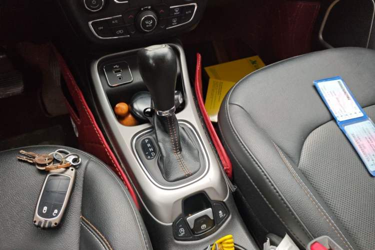 Used Jeep Compass 2017 200T Automatic Family Edition Gear Lever