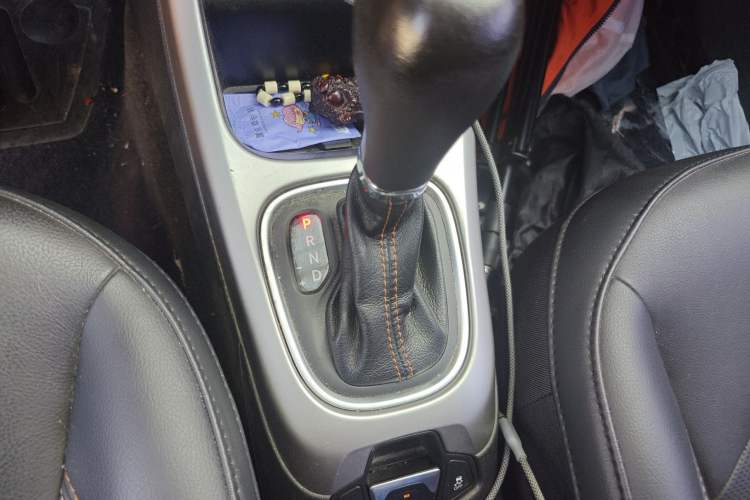 Used Jeep Compass 2017 200T Automatic Family Edition Gear Lever