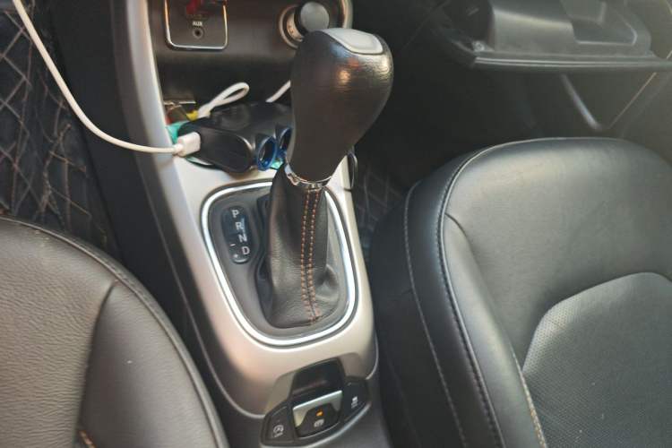 Used Jeep Compass 2017 200T Automatic Family Edition Gear Lever
