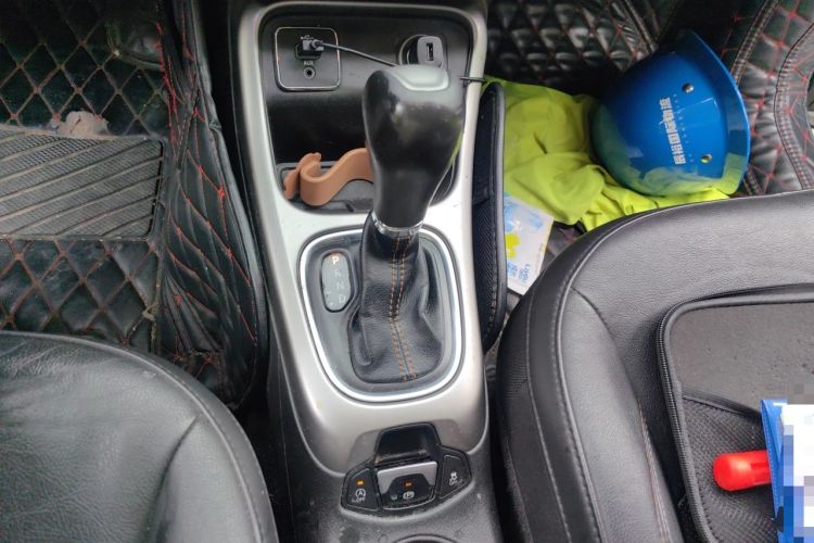 Used Jeep Compass 2017 200T Automatic Family Edition Gear Lever