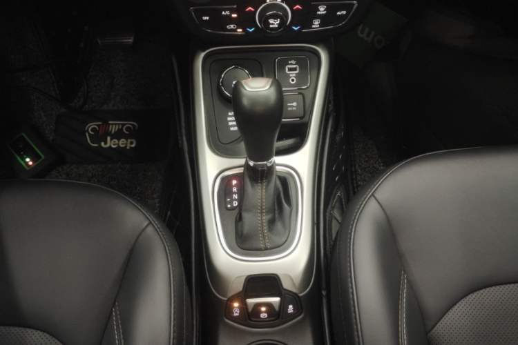 Used Jeep Compass 2017 200T Automatic Family Enjoyment Four-Wheel Drive Edition Gear Lever