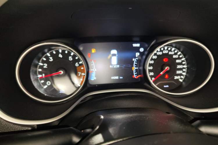 Used Jeep Compass 2017 200T Automatic Family Edition Instrument Cluster