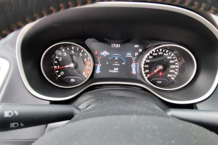 Used Jeep Compass 2017 200T Automatic Family Edition Instrument Cluster