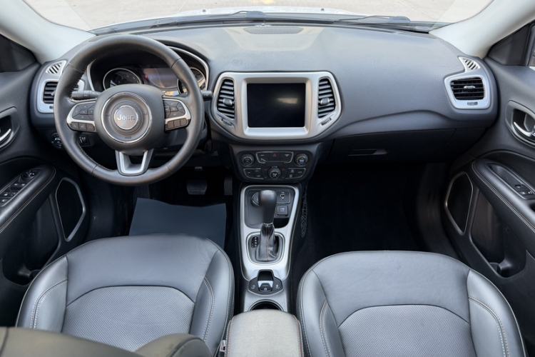 Used Jeep Compass 2017 200T Automatic Family Enjoyment Four-Wheel Drive Edition Interior 1