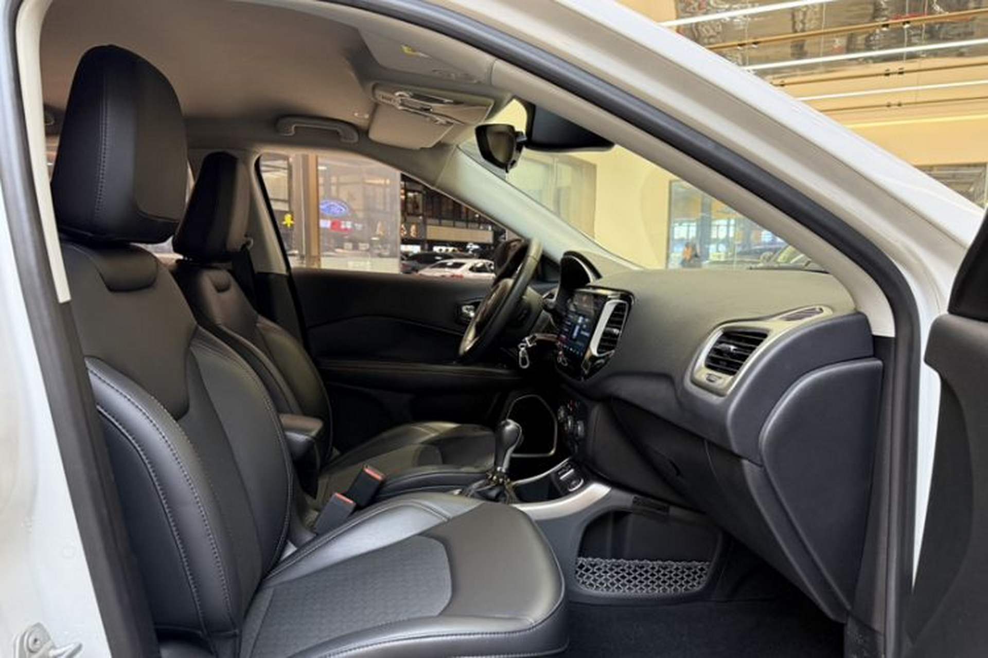 Used Jeep Compass 2017 200T Automatic Comfort Edition Interior 1