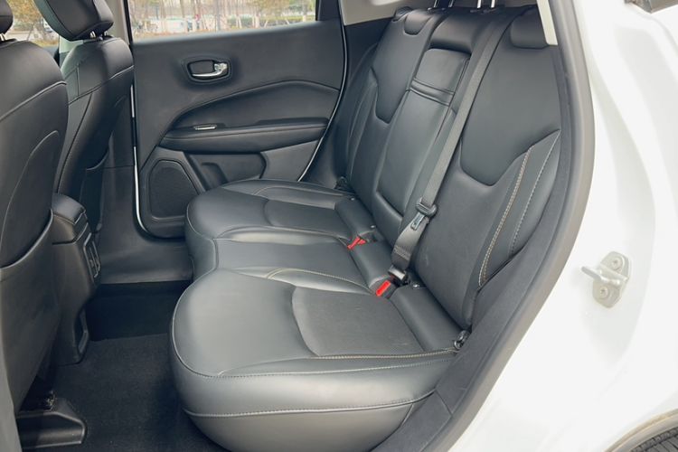 Used Jeep Compass 2017 200T Automatic Family Edition Interior 1