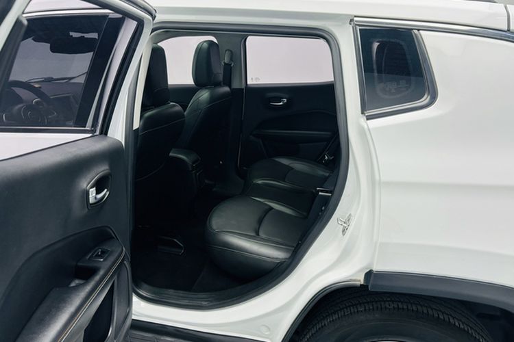 Used Jeep Compass 2017 200T Automatic Family Edition Interior 1