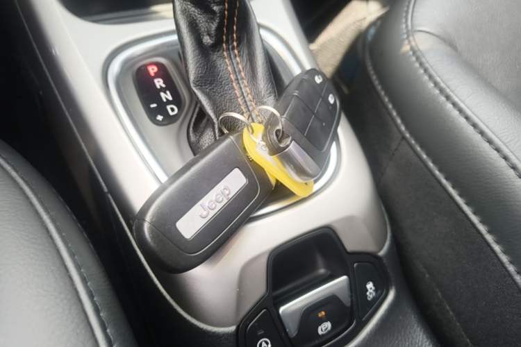 Used Jeep Compass 2017 200T Automatic Family Edition Interior 1