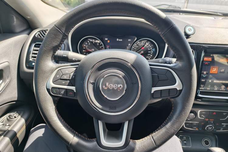 Used Jeep Compass 2017 200T Automatic Prestige Edition Interior 1