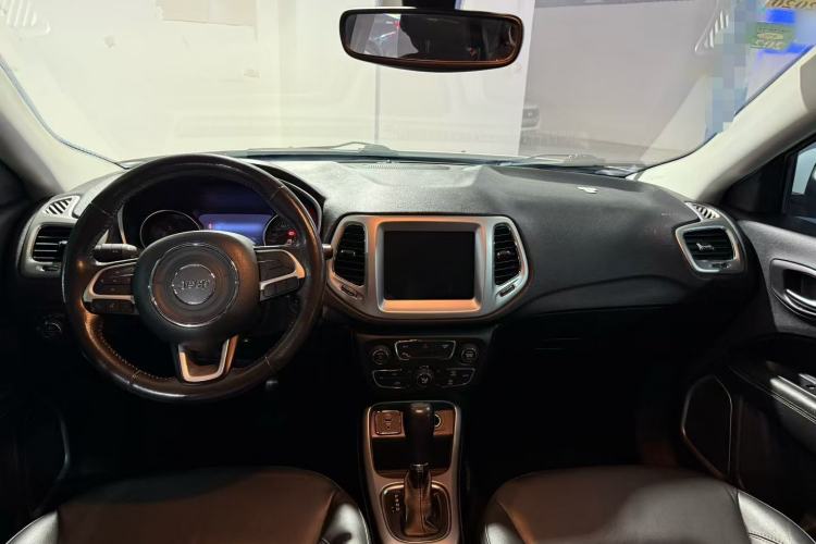 Used Jeep Compass 2017 200T Automatic Family Edition Interior 1