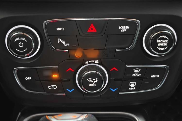 Used Jeep Compass 2017 200T Automatic Family Edition Interior 10