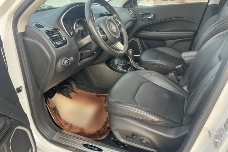 Used Jeep Compass 2017 200T Automatic Prestige Four-Wheel Drive Edition Interior 10