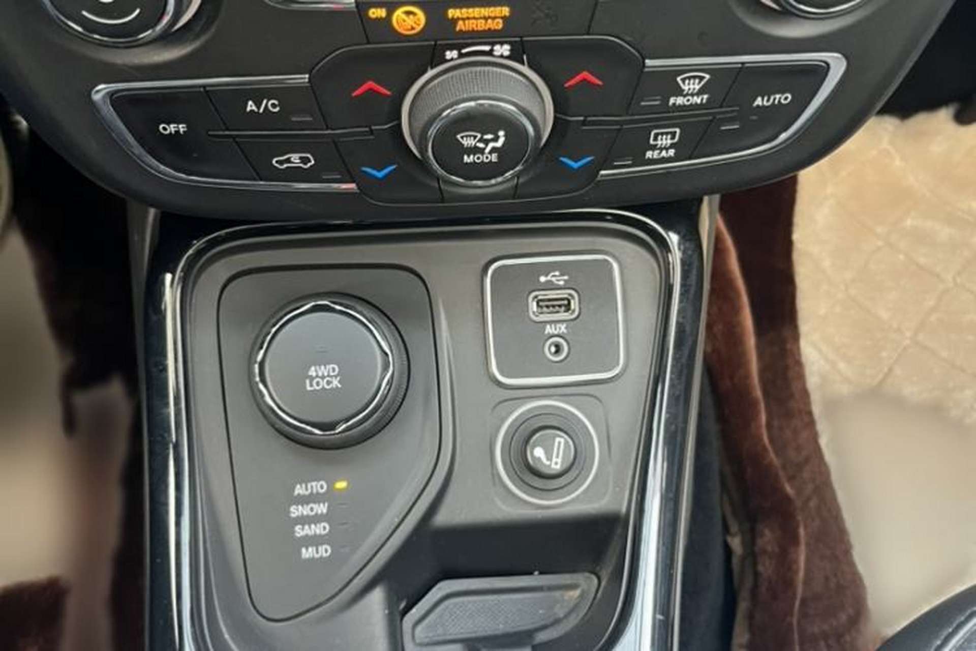 Used Jeep Compass 2017 200T Automatic Prestige Four-Wheel Drive Edition Interior 11