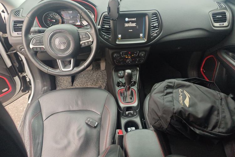 Used Jeep Compass 2017 200TS Automatic High-Performance All-Wheel Drive Edition Interior 2