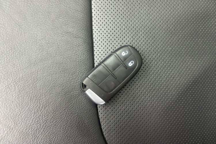 Used Jeep Compass 2017 200T Automatic Family Edition Interior 2