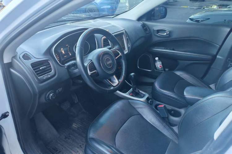 Used Jeep Compass 2017 200T Automatic Family Edition Interior 2