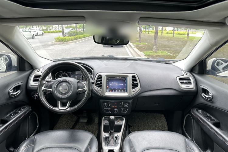 Used Jeep Compass 2017 200T Automatic Family Edition Interior 2