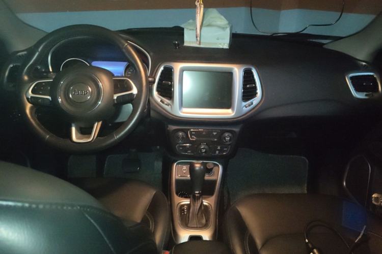 Used Jeep Compass 2017 200T Automatic Family Edition Interior 2