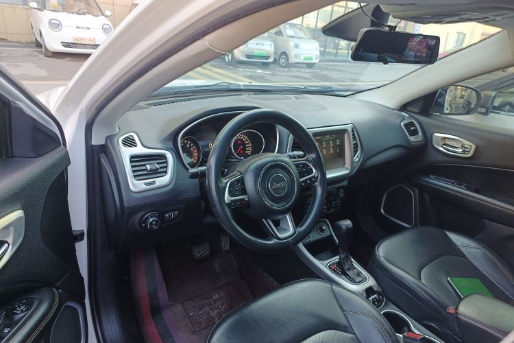 Used Jeep Compass 2017 200T Automatic Family Edition Interior 2